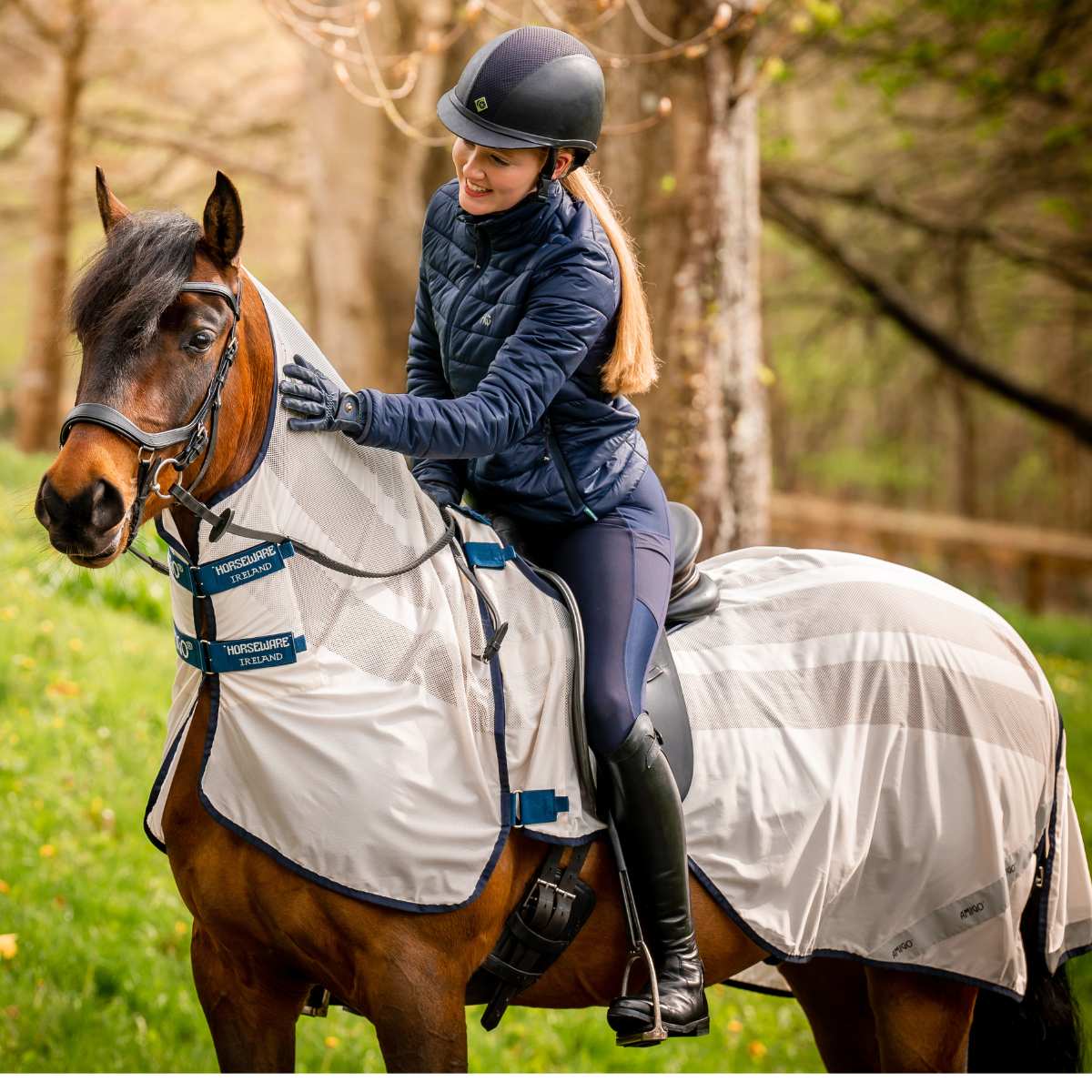 Amigo Flyrider insekt-ridedækken, chalk/navy 2